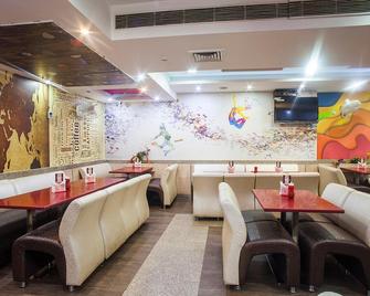 Hotel Palm Tree - Alīgarh - Restaurant