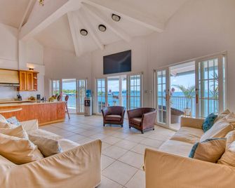 Tropical Suites Hotel - Bocas del Toro - Living room