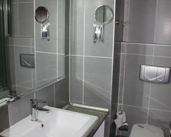 Paluri Hotel - Hopa