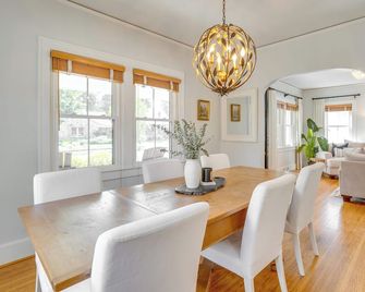 Charming Louisville Retreat w/ Patio & Fireplace! - Louisville - Dining room