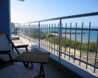 Family Hotel Regata - Pomorie - Balcony