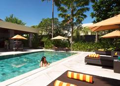 Sun Island Boutique Villas & Spa Seminyak - Kuta - Pool