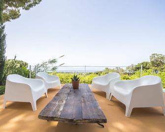 Cottage in the countryside with shared pool overlooking the sea - Terrasini - Patio