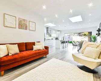 Stylish House Near Wembley Stadium - Londres - Salon