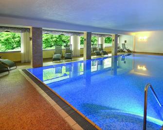 Flair Hotel Sonnenhof - Baiersbronn - Uima-allas