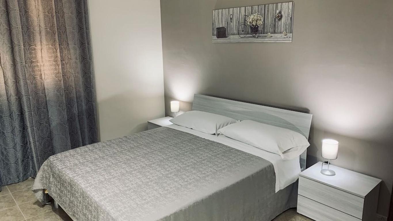 هوتل ديل لاجو