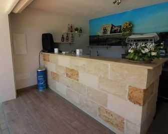 Hotel Vicario - Carovigno - Front desk