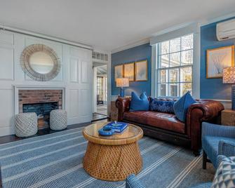 Anchor Inn - Nantucket - Obývací pokoj