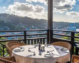 3 Garden View Units, Outdoor Pool, Free Parking, Fitness Center| Adults Only - Castries - Balkon