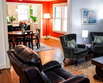 Full size home quiet neighborhood 5min to Plaza - Kansas City - Soggiorno