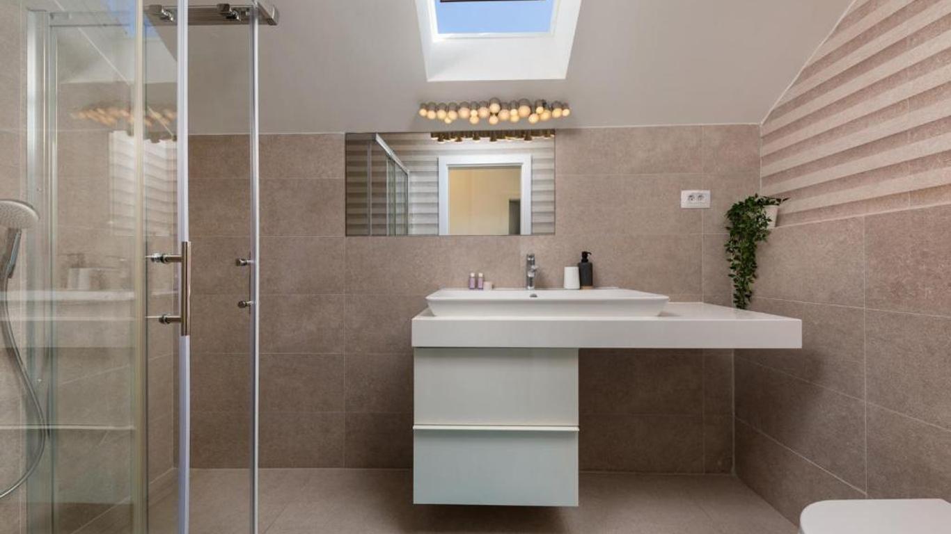 فيلا ميديترانيا