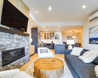 Ski-in/Out Townhome w/ Views at Okemo Resort! - Ludlow - Sala de estar
