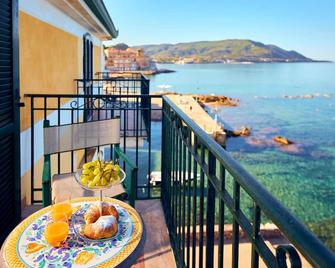 Hotel Villa Sirio - Castellabate - Balcony