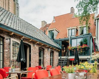 Long John's Hotel - Amersfoort - Innenhof