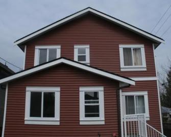 Gordon's Guest House - Vancouver - Building