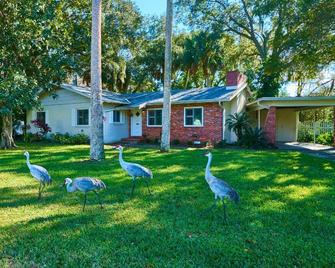 Quiet Neighborhood Close to Downtown Sanford - Sanford - Building