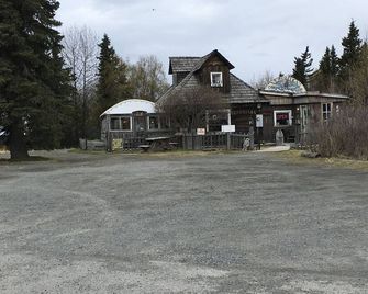 Cabin By The Bluff Of Kenai River With Mountain View - Kenai - Building