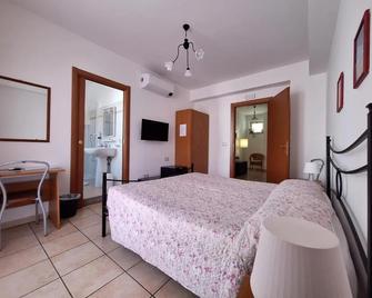 Fragolina B&B - Furci Siculo - Habitación