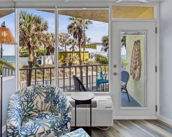 Ocean Oasis - Ocean View At Symphony Beach Club - Ormond Beach - Balcony
