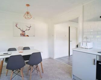 Woodside Apartment - Coatbridge - Dining room