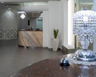 Kristall Palace Hotel - Atena Lucana - Front desk
