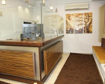 Hotel Selini - Agrínio - Recepción