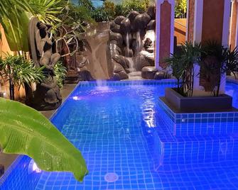 Joopland Luxury Pool Villa Pattaya Walking Street 6 Bedrooms - Jomtien - Pool