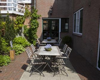 Herberg de Natte Pij - Groede - Binnenhof