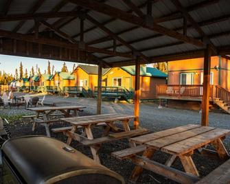 King Salmon Suite, Cabin 4 at Lower Kenai Lodge - Kenai - Patio