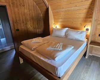 Vicolungo Glamour Lodge & Spa - Free Spa Hot Tub E Sauna - Recetto - Bedroom