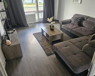 Charmant Appartement Moderne 71m2 à Illzach - Mulhouse - Parking gratuit - Illzach - Salon