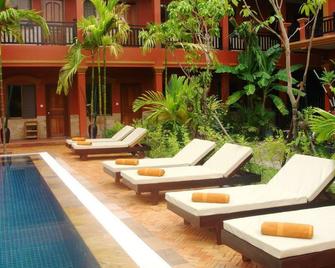 Jasmine Family Hostel - Ciudad de Siem Riep - Piscina