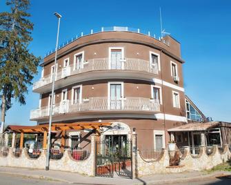 Hotel Riesco - Cesano - Edificio