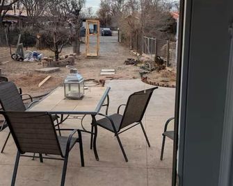 Cozy Studio apartment in beautiful Española with cental air. - Española - Terasa