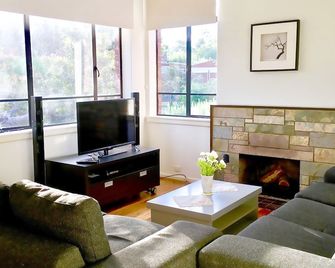 Delightful, Cozy & Modern House (Unfurnished) - Ivanhoe - Sala de estar