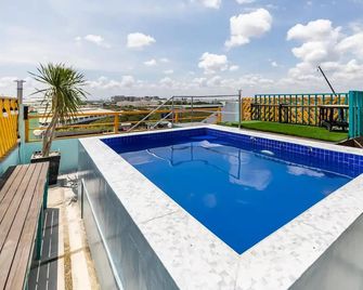 Rain Airport Bed and Breakfast - Manila - Pool