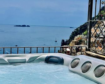 Amore Rentals - Casa Volte Alte - Positano - Balcón