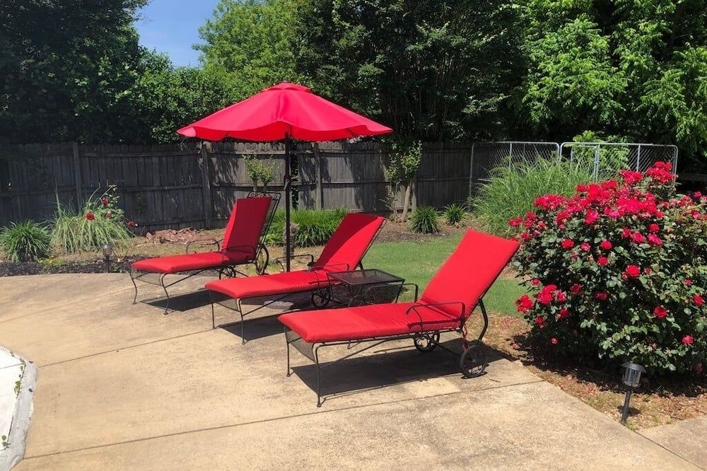 Let your stress melt away at the B.O.B. House - Lakeland - Patio