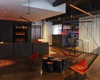Alt Hotel Halifax Airport - Enfield - Lounge