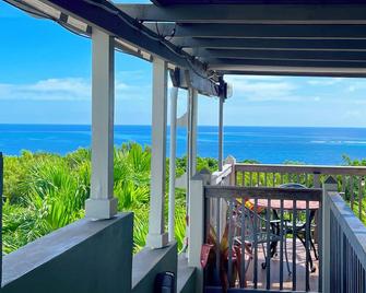 Caribbean and Atlantic Ocean Views / Near Twin Cove Beach / Garden Oasis Vibe. - Governor’s Harbour - Balcony