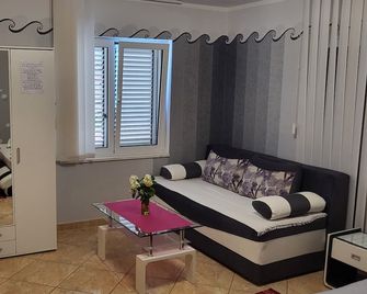 Apartmani Niksic - Herceg Novi - Huiskamer