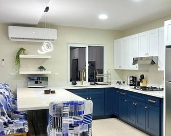Rest and Reset - Usulután - Cocina