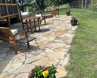 Tiny House with mountain view - Abingdon - Terasa