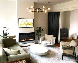 2 Story Stylish Gem- 3 bedroom 1 1/2 bath. - Boston