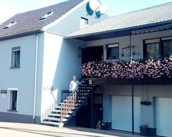 Vacation apartment Hilla - Holiday apartment - Saarburg - Gebouw