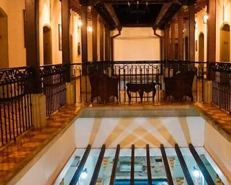 La Gran Francia - Granada - Escaleras