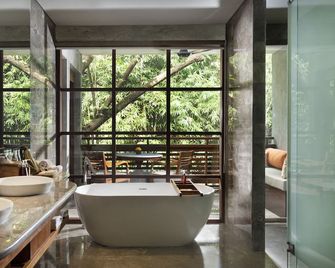 Adiwana Resort Jembawan - Ubud - Baño