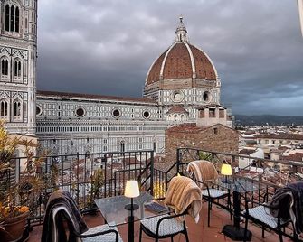 Hotel Villani - Florence - Balcony