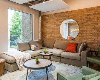Studios and Ensuites with Shared Kitchen at Hillfort House in Brighton - Brighton - Sala de estar