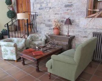 Posada Los Carabeos - Arroyal - Living room